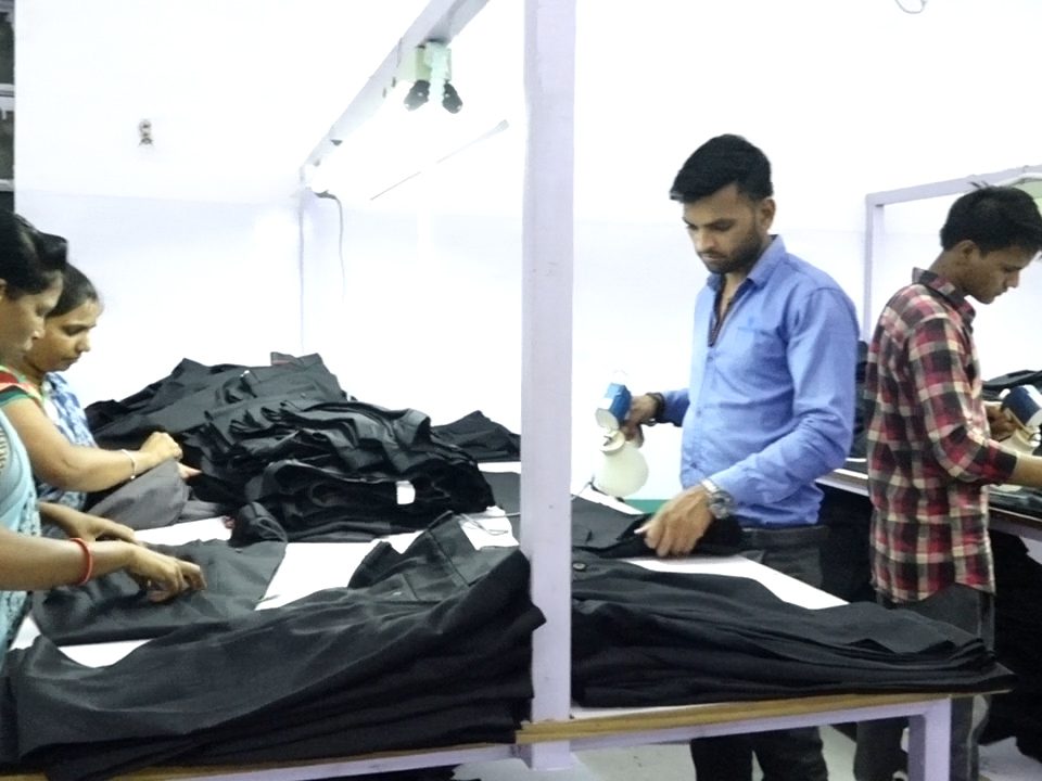 Garments Packing